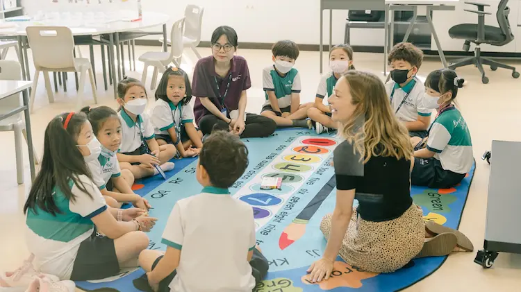 Các trò chơi tiếng anh cho trẻ em ba mẹ nên biết