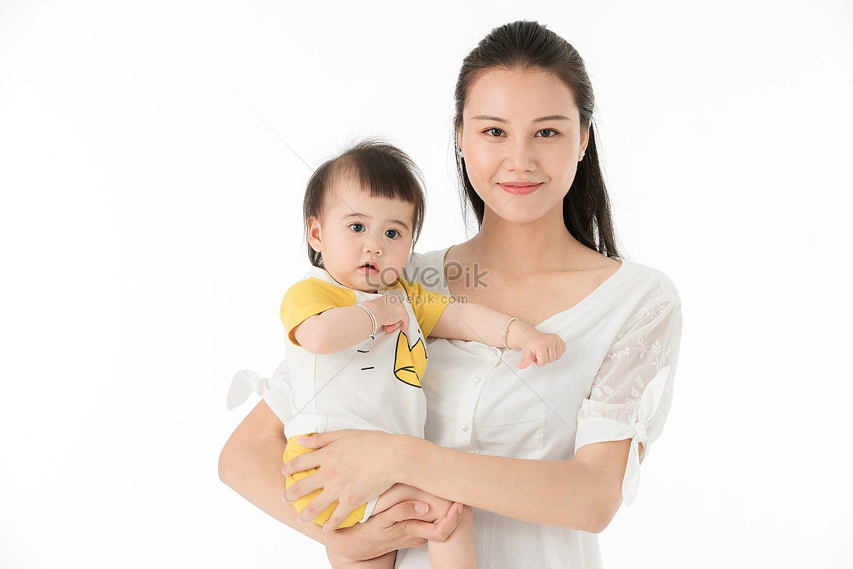 Cách bế trẻ sơ sinh đúng cách theo từng giai đoạn