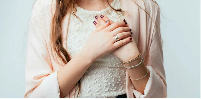 Liên tục bị ngứa ở vùng ngực thì cần cẩn trọng với 6 nguyên nhân này, đặc biệt là nguyên nhân thứ 5