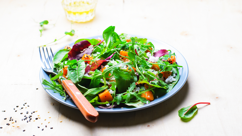 4 công thức salad rau nhanh bổ dưỡng cho bữa trưa văn phòng