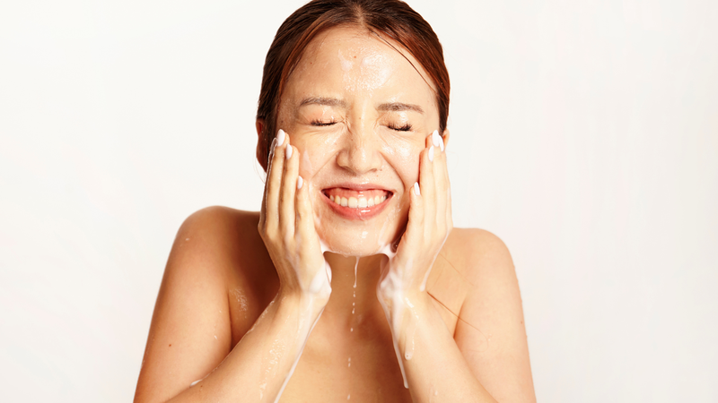 7 sai lầm cơ bản khi dùng sữa rửa mặt nhiều người mắc phải