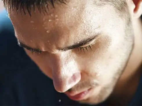 Đổ mồ hôi, mất nước có giúp giảm cân nhanh ?