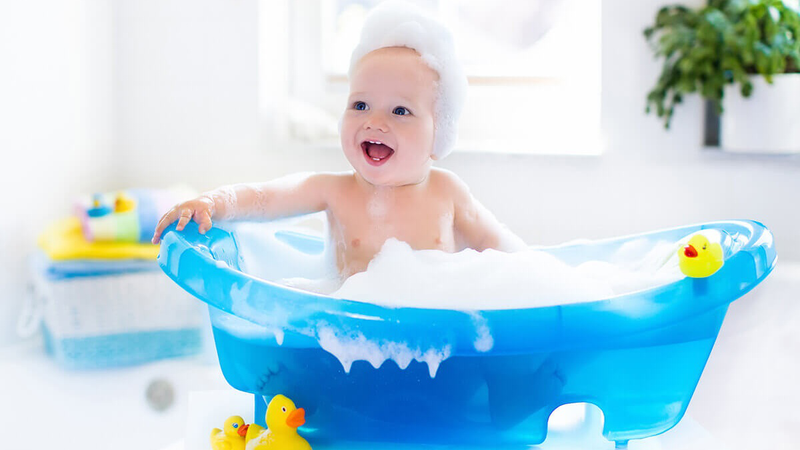 Vệ sinh cho bé sơ sinh: Cách thực hiện và những điều cần chú ý