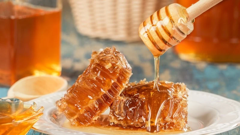 Uống mật ong hàng ngày có tốt không?