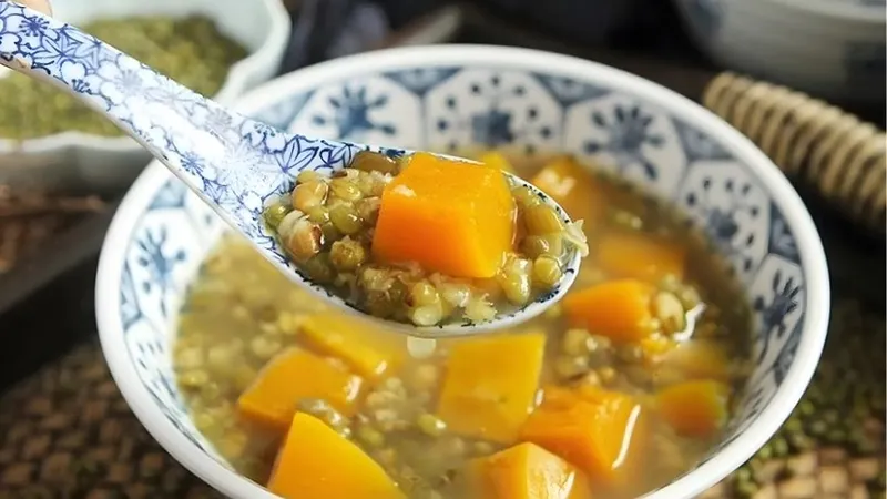 Chè bí đỏ đậu xanh có tác dụng gì? Lưu ý khi sử dụng