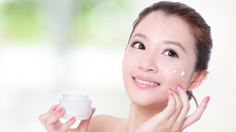 Bí quyết chăm sóc làn da dầu mùa hanh khô