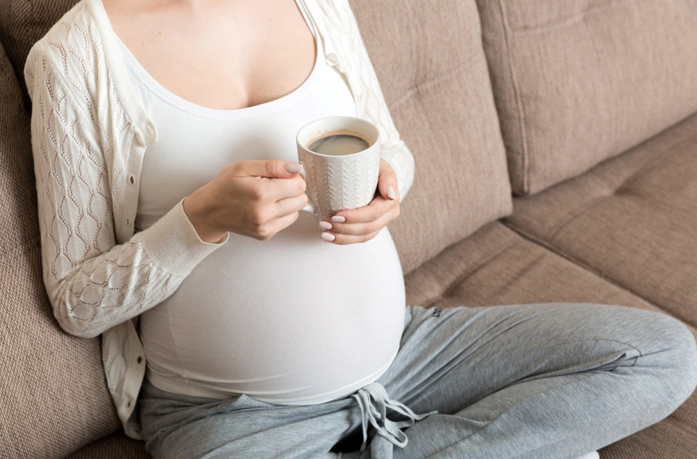Bà bầu uống cà phê được không?