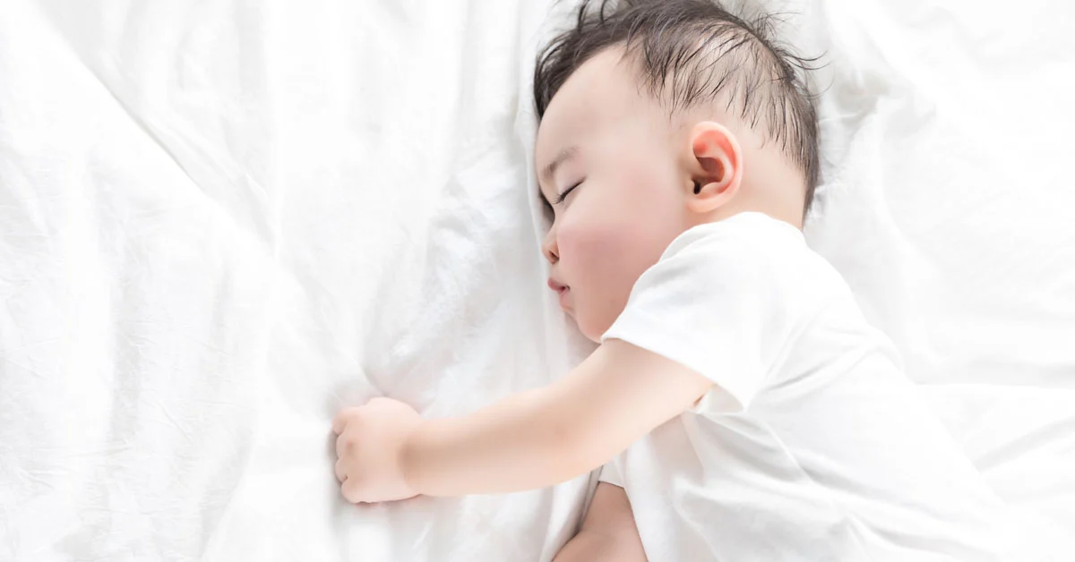 Trẻ 1 tuổi ngủ bao nhiêu là đủ ? Những điều cha mẹ cần biết