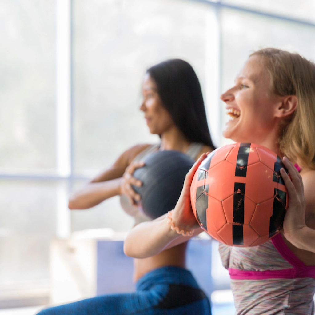 Phụ nữ nên làm gì để kiểm soát tình trạng tăng cân vù vù ở tuổi mãn kinh?