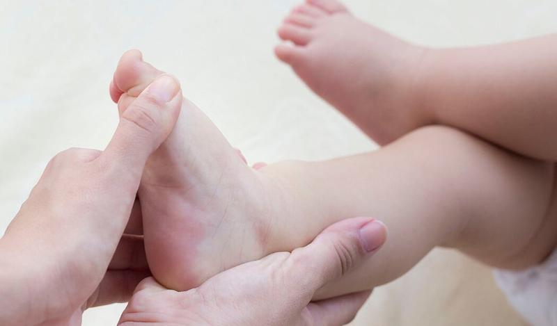Cách chữa bàn chân bẹt ở trẻ em: Phương pháp hiệu quả và an toàn