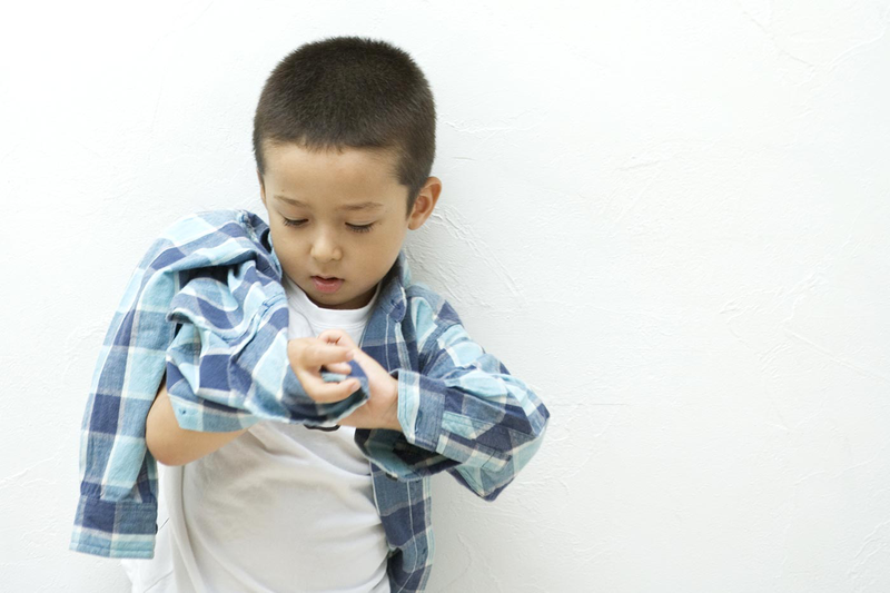 Vì sao nên dạy trẻ cách mặc quần áo? Nên dạy khi nào?