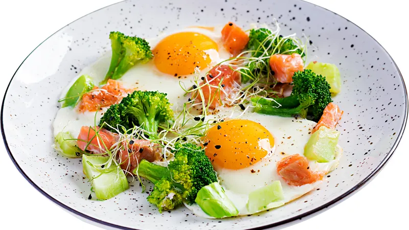 Lòng trắng, lòng đỏ trứng nên ăn tái hay nấu chín?