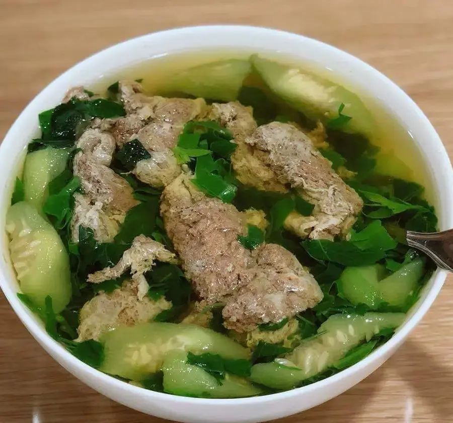 Canh cua đồng 'tối kỵ' ăn cùng món gì để ngừa tiêu chảy, sỏi thận?