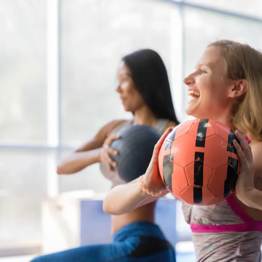 Phụ nữ nên làm gì để kiểm soát tình trạng tăng cân vù vù ở tuổi mãn kinh?